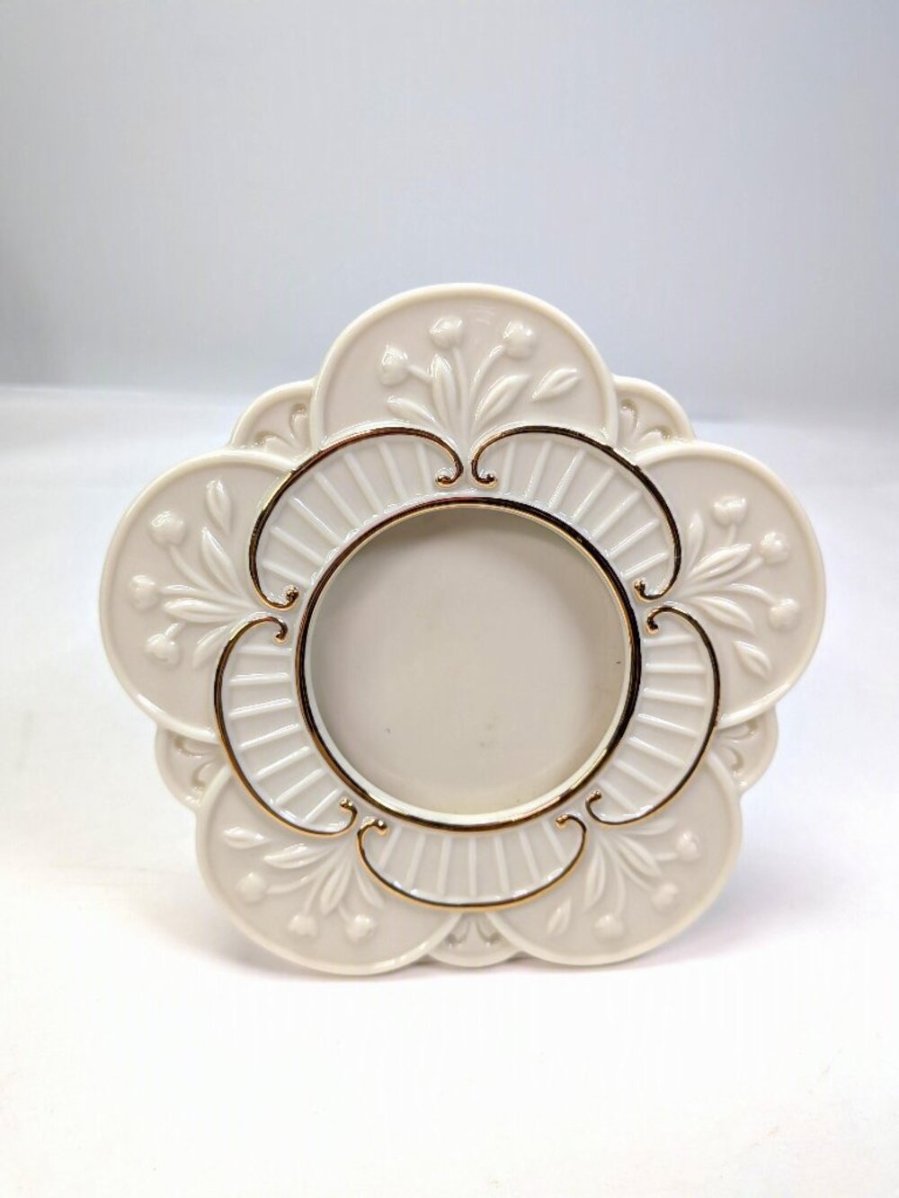 Lenox Fine China Scalloped Floral Picture Frame Gold Trim Standing Photo Holder
